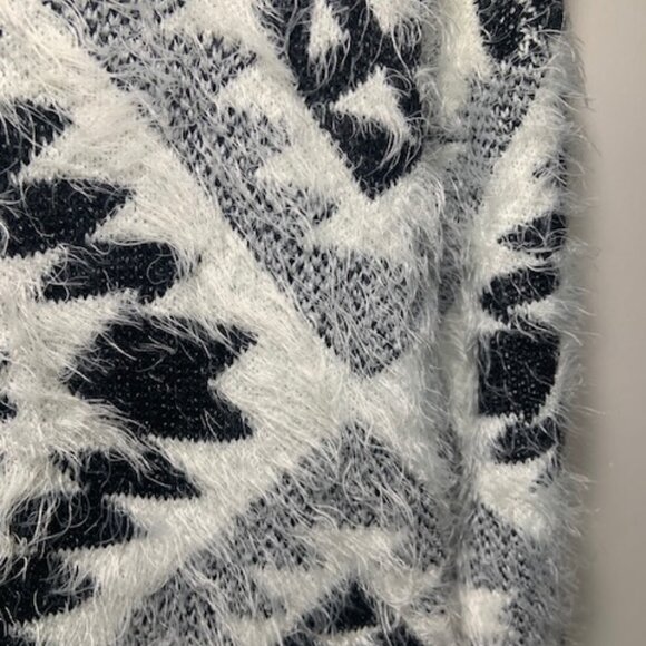 Say What Aztec Tribal Fuzzy Eyelash Knit Black White Pullover Sweater - Size M - Picture 3 of 8